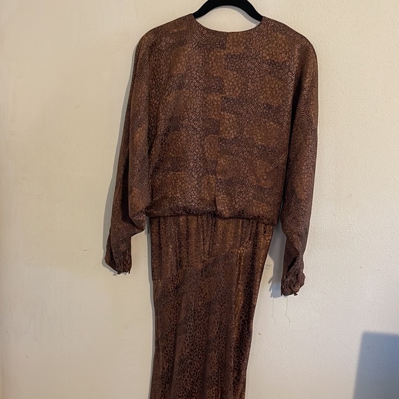 Saint Romei Pure Silk /Neiman Marcus. - Picture 4 of 6